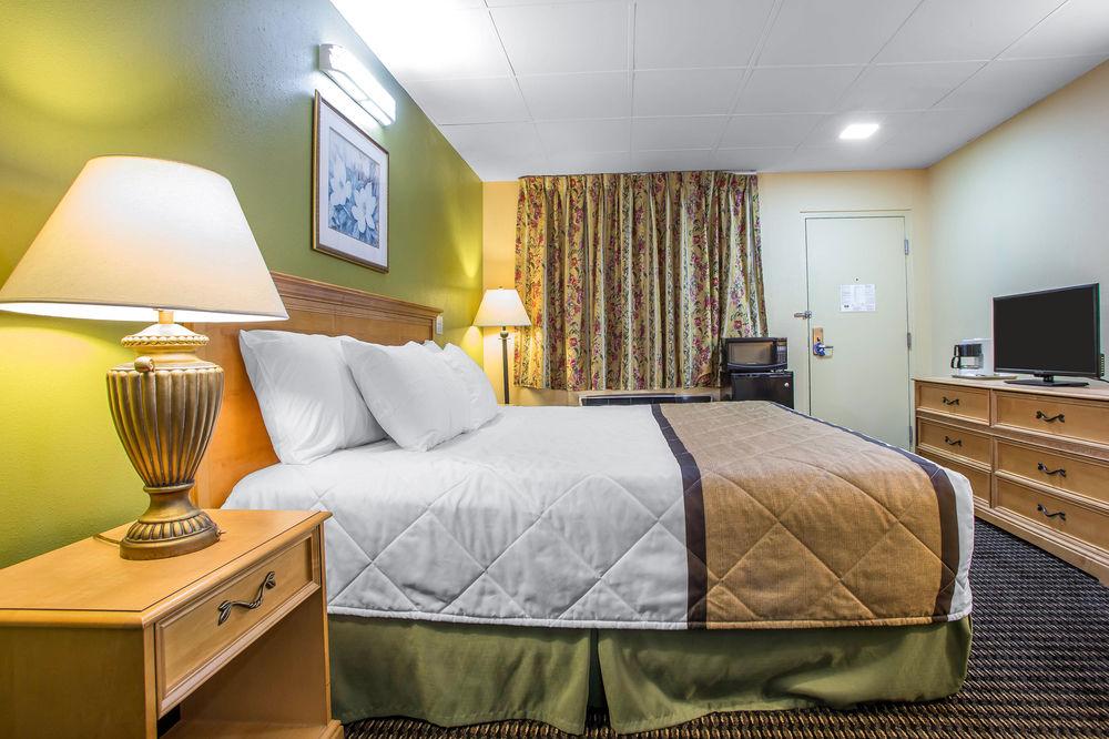 Red Roof Inn York Downtown Extérieur photo